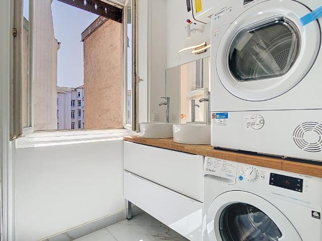 T3 – 77.80 m2 – GARAGE – TERRASSE 33.80 m² – 69002 – LYON