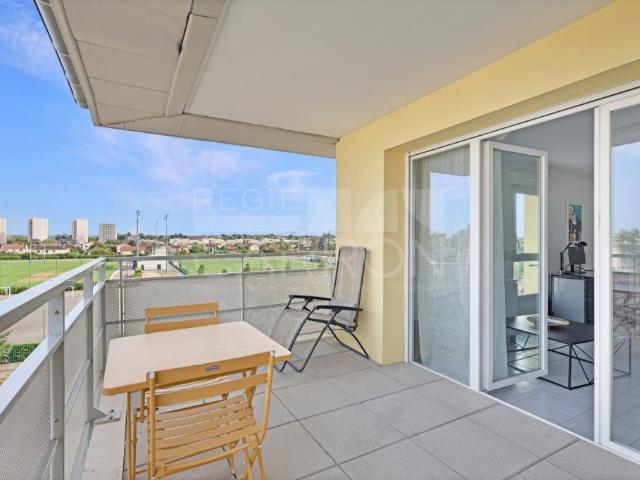 VENISSIEUX APPARTEMENT 3 PIECES EN DERNIER ETAGE AVEC BALCON 9 m2 EXCELLENT ETAT 184 000 € HAI