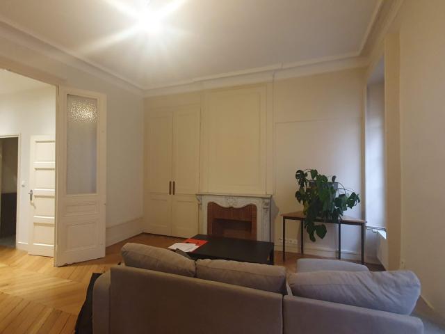 T3 7 COURS GAMBETTA 69003 LYON