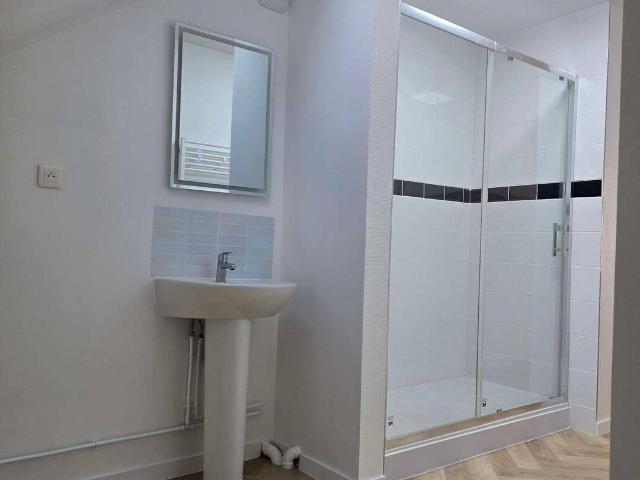 T3 103 m² entièrement rénové DPE C Sedan centre 700 CC