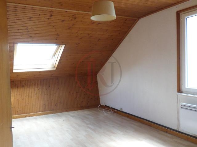 T3 112 m2 à rénover, grenier, un garage et un stationnements