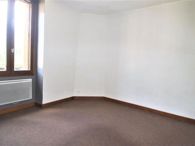 T3