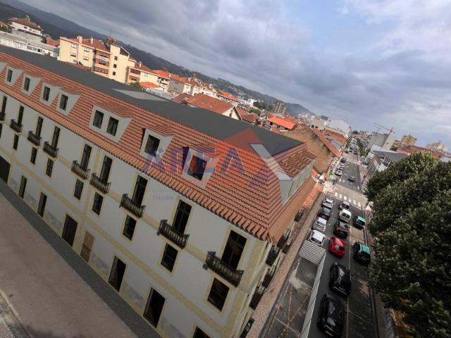 T3 3º andar FRAÇÃO Q 2 lugares de garagem + 1 arrumo