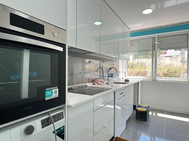 T3 Totalmente Remodelado | 2 WC | Garantia de 5 Anos | Damaia de Cima