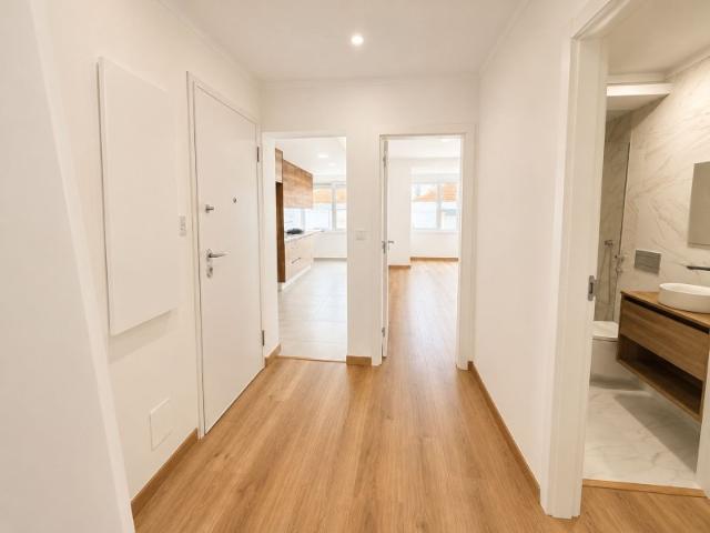 T3 TOTALMENTE REMODELADO | 2 CASAS DE BANHO | ÁREAS GENEROSAS | EXCELENTE LOCALIZAÇÃO