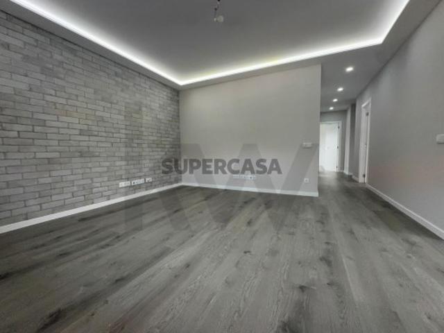 T3 Totalmente Remodelado Caneças