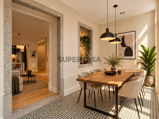 T3 totalmente remodelado c/logradouro 40m2 na Av. Almirante Reis