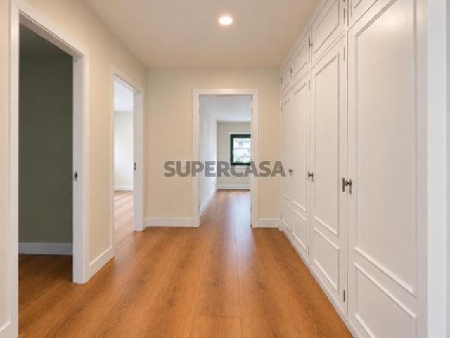 T3 Totalmente Renovado com Garagem Box de 21 m² | Canelas, Vila Nova de Gaia
