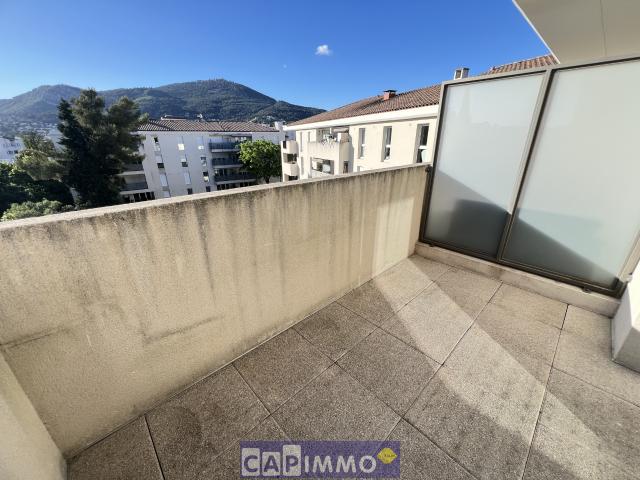 T3 TOULON EST DERNIER ETAGE