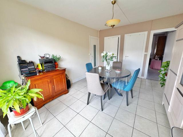 T3 traversant avec balcon, loggia et cave Lumineux, fonctionnel et idéalement situé