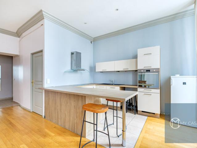 T3 Traversant 70 m2 Lyon 1er