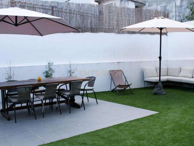 T3 transformado em T2 Almada com Terraço 80M2