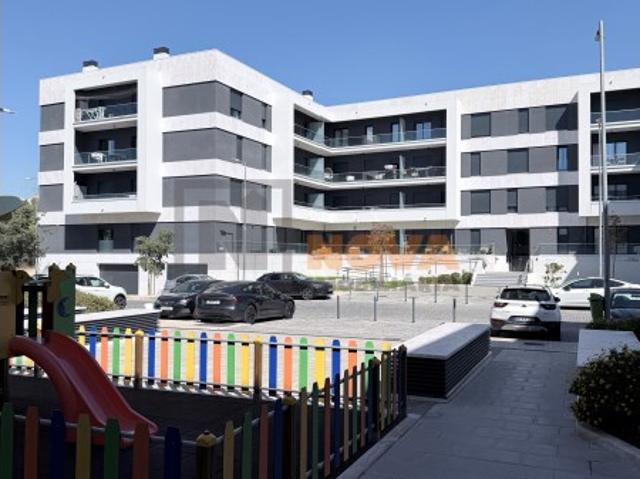 T3 Último Piso em Famões | 165 m² | Domótica | Classe A | 2 Lugares | 15 min de Lisboa