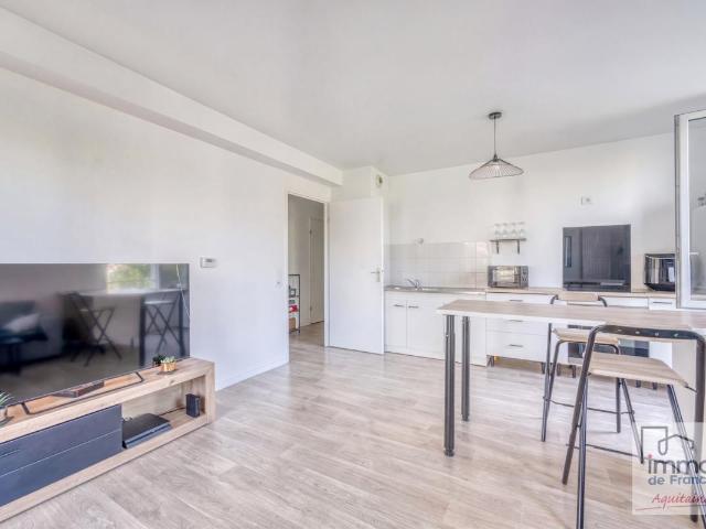 T3 VENDU LOUE avec terrasse & parking