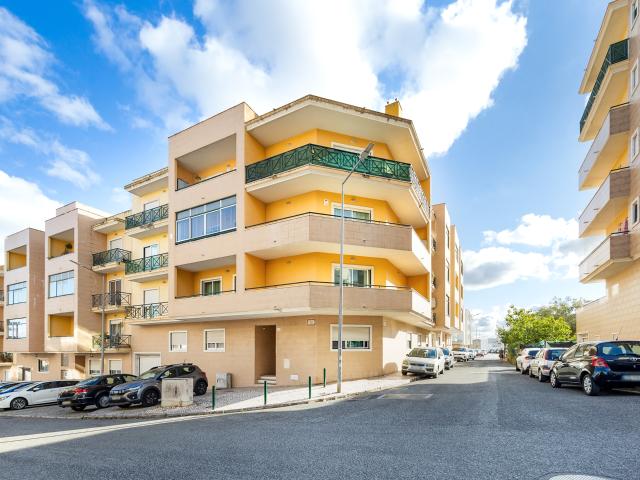 T3 Vialonga | Varandas | Garagem