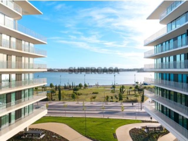 T3 Vista Rio com 2 grandes varandas, sala e cozinha frente rio
