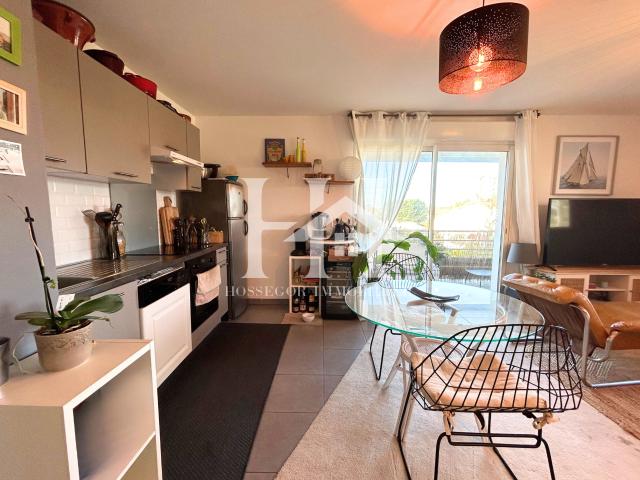 T3 LUMINEUX AVEC BALCON À ANGRESSE