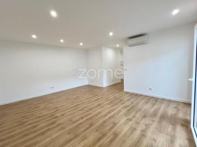 T3 apartamento de 3 quartos, localizado na cidade de Coimbra, Portugal