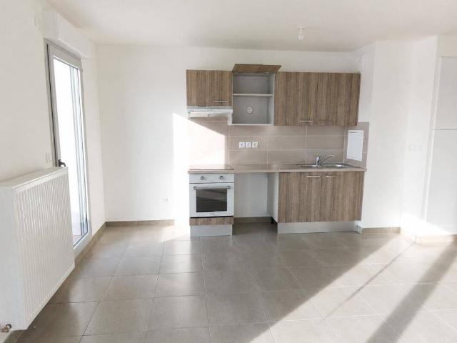 T3 avec balcon et parking à NEMOURS