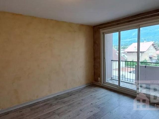 T3 avec balcon LE PONT DE CLAIX
