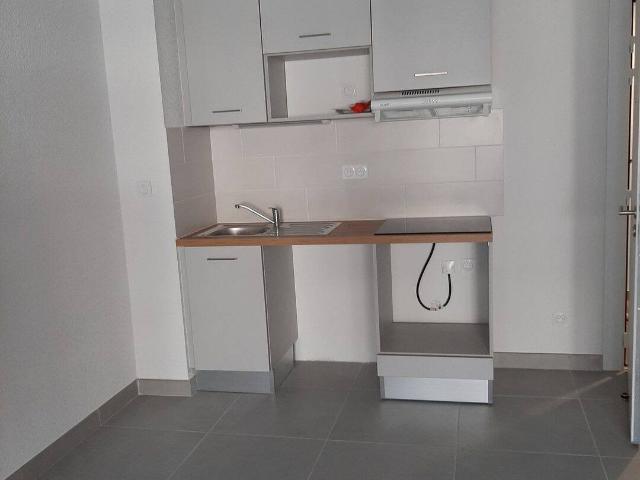 T3 AVEC BALCON + PARKING