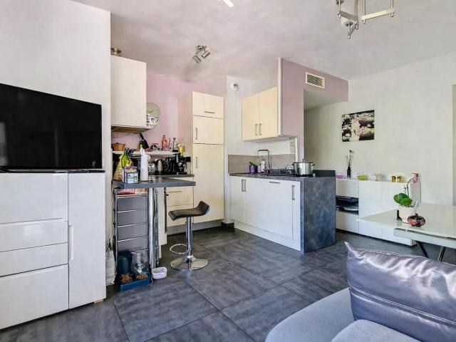 T3 avec grande terrasse de 60 m² à Cannes, limite Le Cannet 56m² Cannes