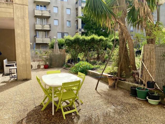 T3 avec terrasse, jardin et parking privé