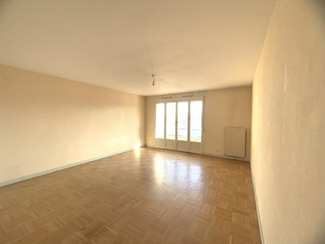 T3 BALCON PARKING TOUTES CHARGES COMPRISES
