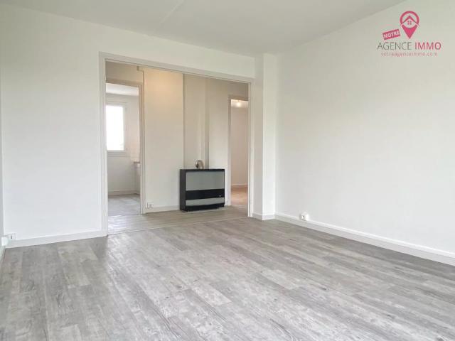 T3 balcon + parking MIRIBEL
