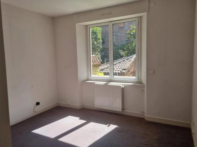T3 bis traversant secteur Carmes St Etienne