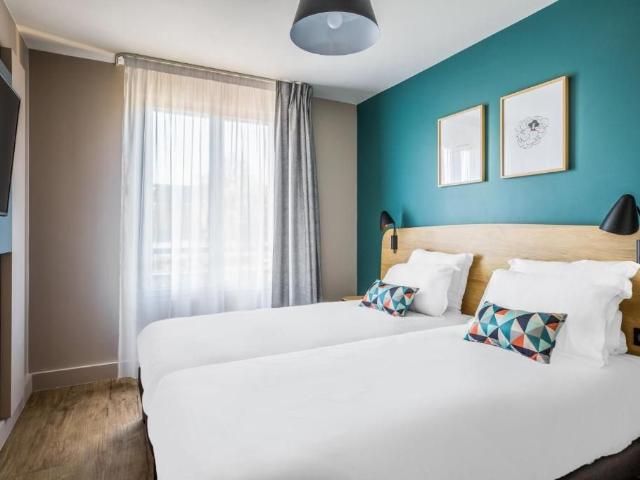 T3 Bois D'Arcy Beautiful, 2 bedroom flat in Bois D'Arcy