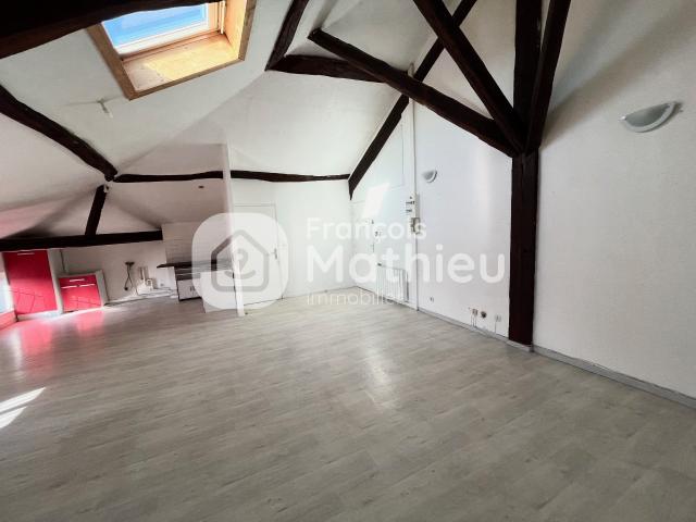 T3 CENTRE AMBERIEUX EN DOMBES