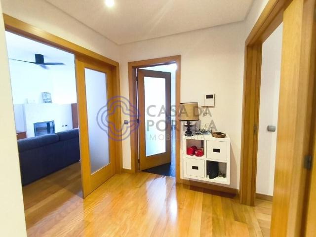 T3 Cidade da Maia | ao Metro | com Varanda | Box para 4 Viat. 143m² Cidade da Maia