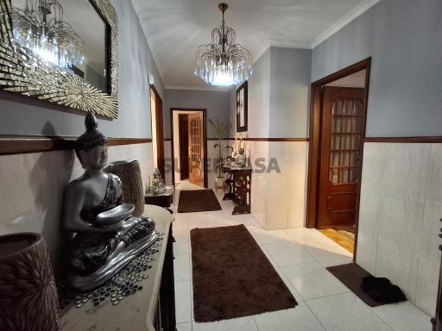 T3 com 3 Varandas e Dois Lugares de Garagem Argoncilhe