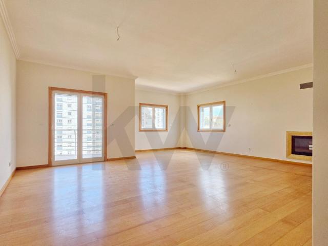 T3 com 152 m², Varanda, Garagem, Condominio fechado | Paço de Arcos