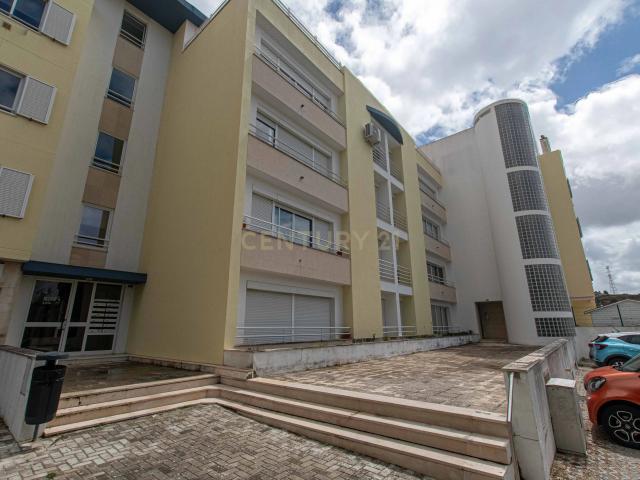 T3 com áreas generosas em Vialonga