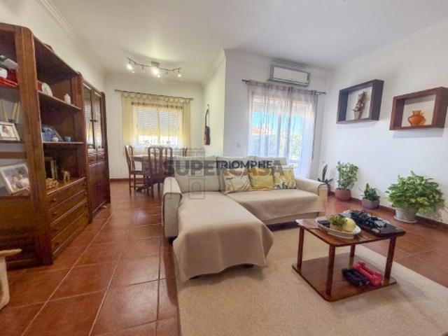 T3 com box e arrecadação, Vila Nova da Barquinha