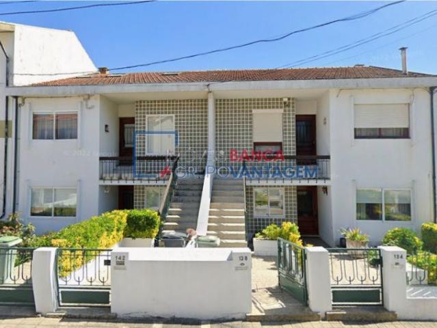 T3 com garagem e quintal no 1.º andar | Gueifães, Maia
