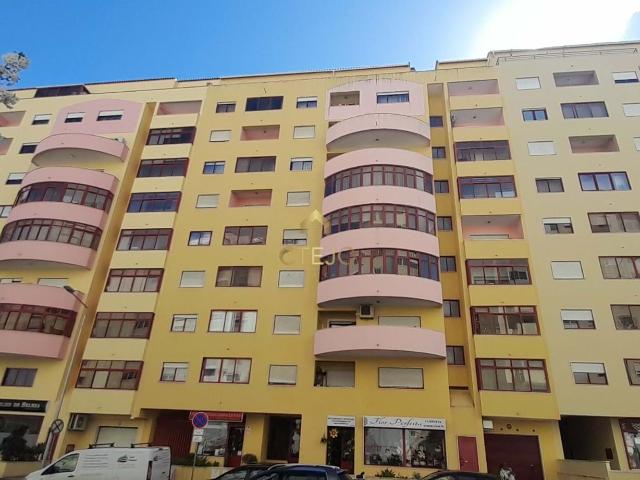 T3 COM GARAGEM E VISTA RIO