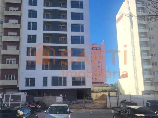 T3 com garagem em Corroios 3ºAndar 83m² Corroios