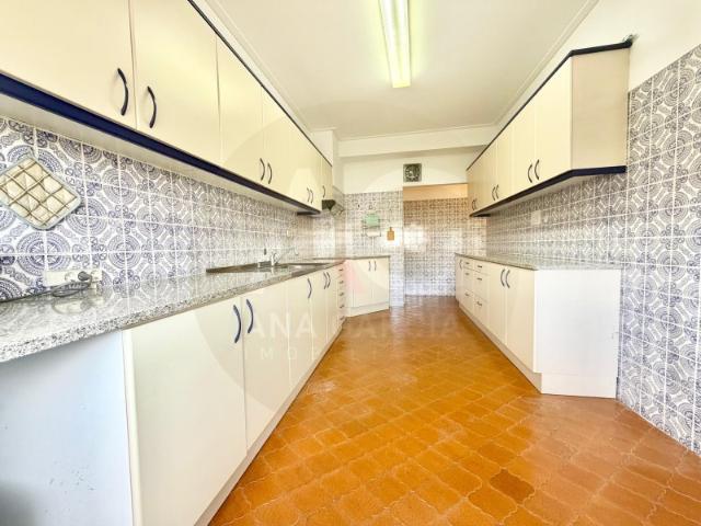 T3 com garagem Rua do Brasil