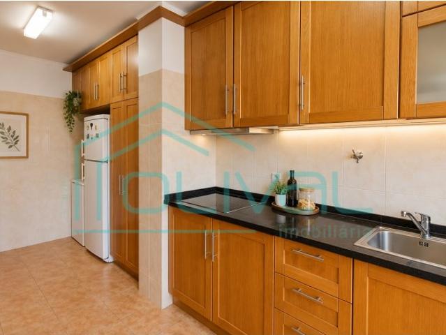 T3 com Elevador, Arrecadação e Lareira no Centro de Samora Correia