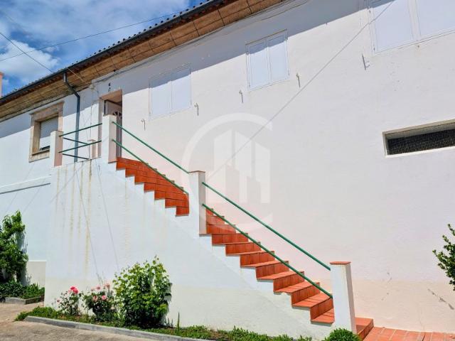 T3 com sótão em condomínio privado
