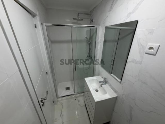 T3 com suíte, Totalmente Remodelado Amadora!