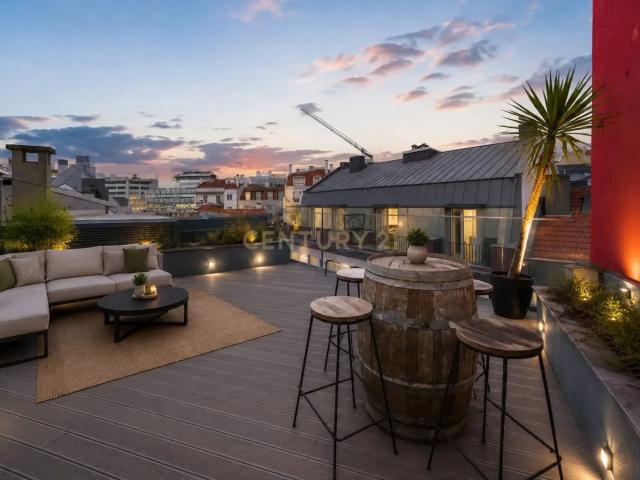 T3 com terraço, +200 m² e garagem junto à Avenida da Liberdade