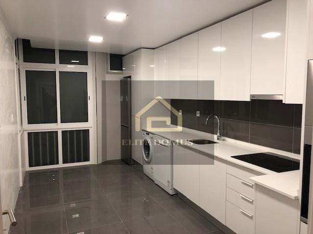 T3 com Terraço, Totalmente Remodelado, Venteira Amadora!
