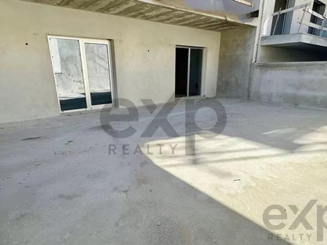 T3 com terraço de 156 m² a 900 m da praia