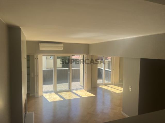 T3 com varanda, 2 lugares de garagem e arrumo em Marechal Saldanha, Foz