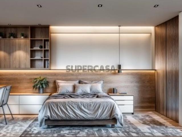 Apartamento T3 com varanda na Amadora