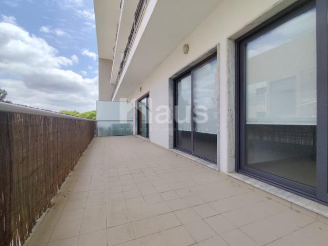 T3 com varanda Garagem e 1 lugar de parqueamento Vila Serena
